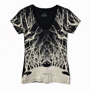 Lira eerie woods women’s tee size medium 100% cotton
